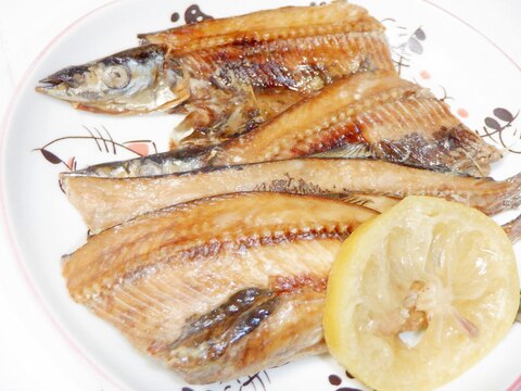 圧力鍋で超簡単♪サンマの開きの昆布茶煮レモン風味